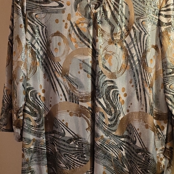 Gray and Brown Relaxed Buttoned Blouse - Picture 4 of 8